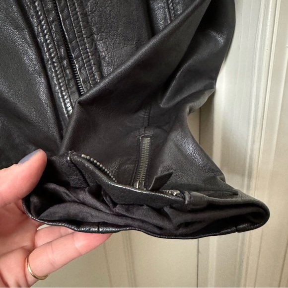 Members Only 100% Leather Jacket - Picture 6 of 6
